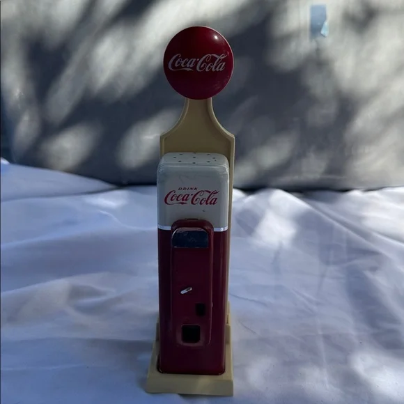 Vintage 90s Coca-Cola Red S&P Salt and Pepper Shakers - Picture 2 of 5